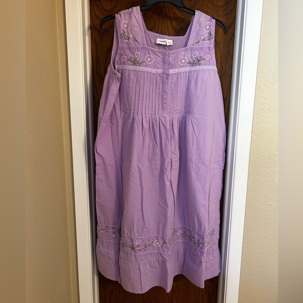 Women’s Nightgown